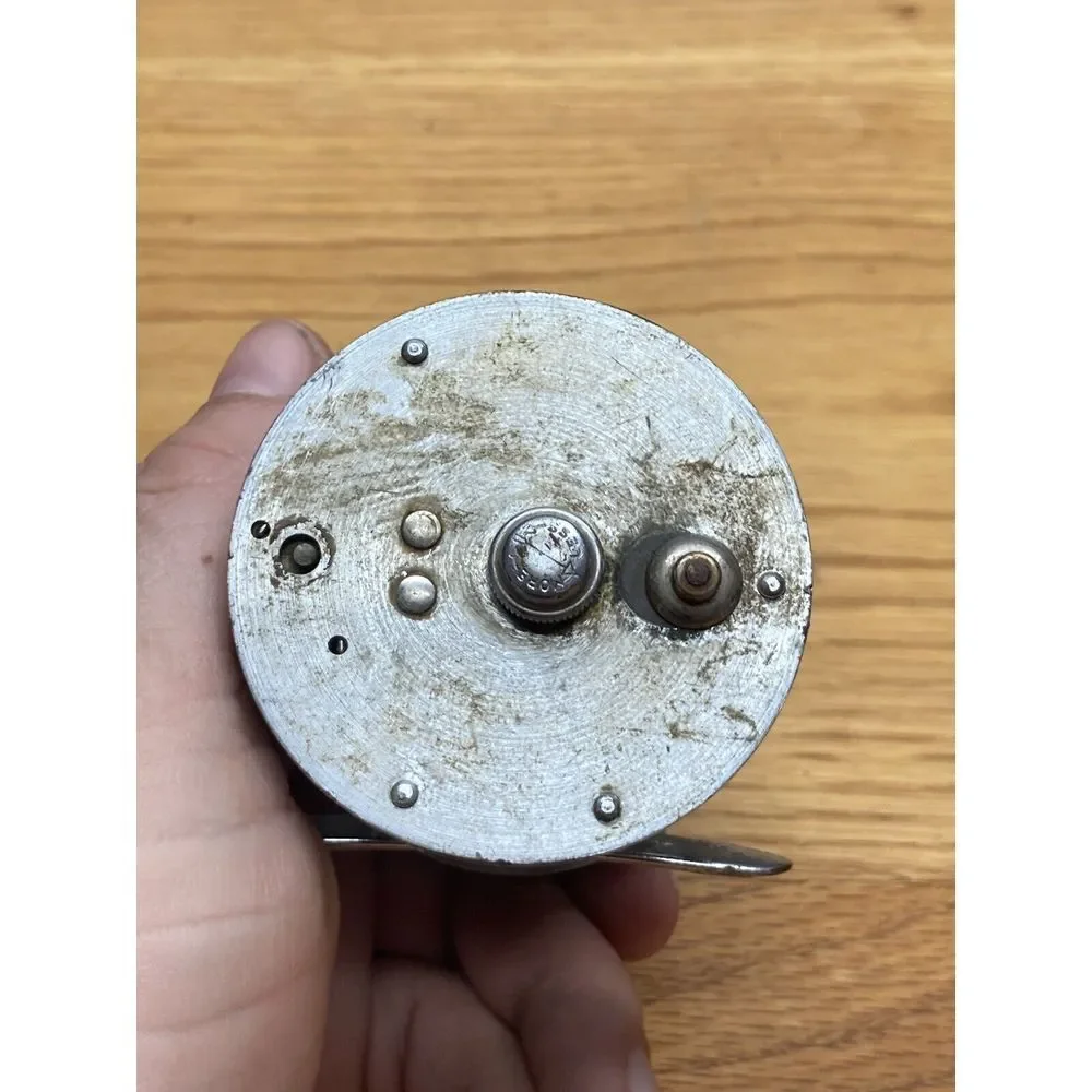 VINTAGE Shakespeare‎ Fishing Reel TRUE BLUE Level WInding No. 1956 Model HD USA